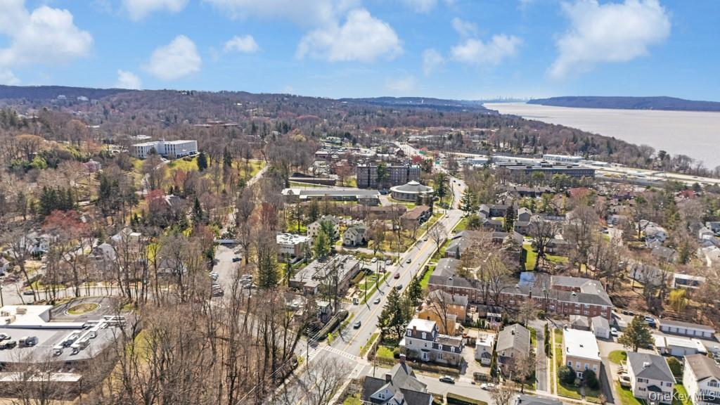 #17 photo, 200 S Broadway, Tarrytown , NY 10591