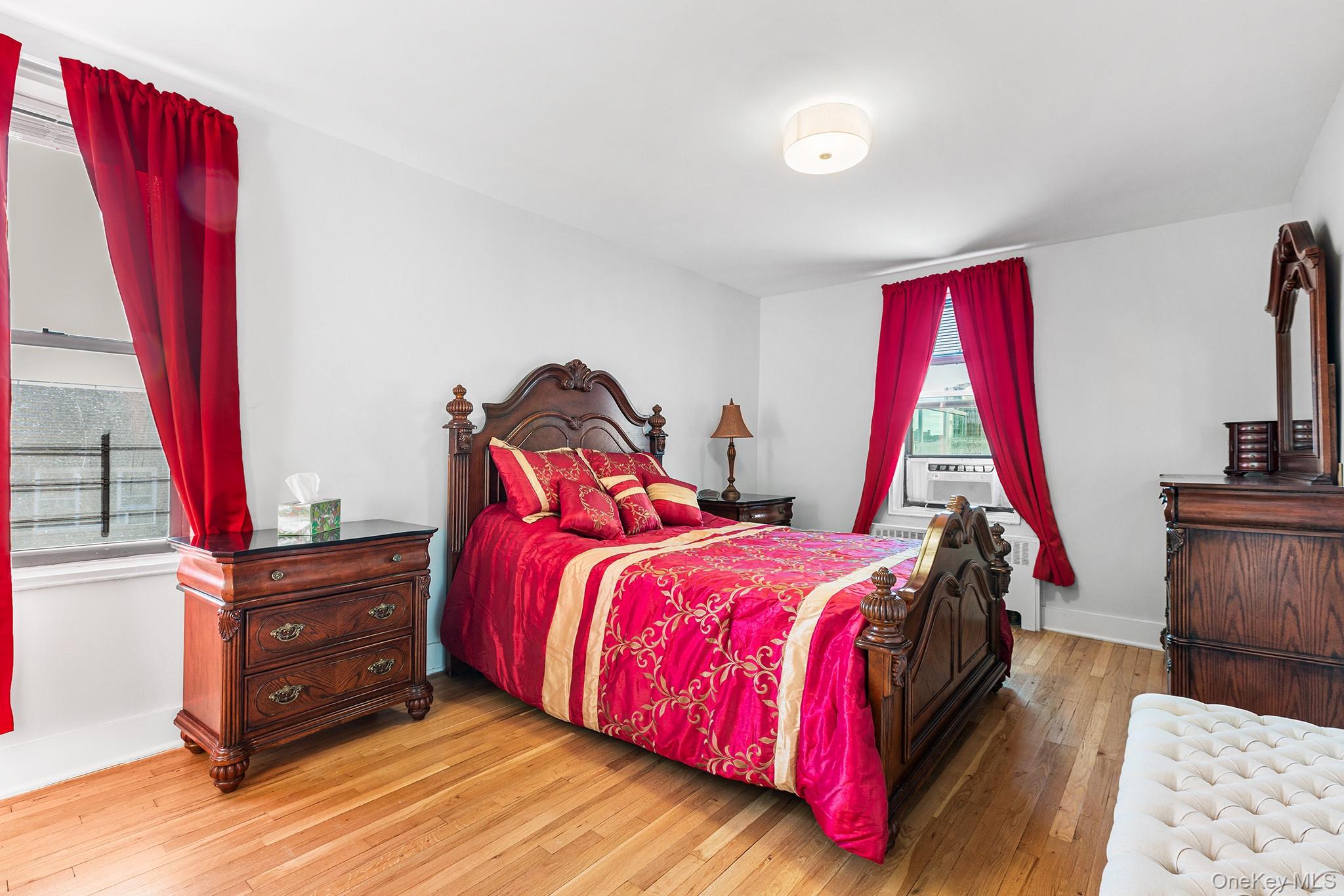 #10 photo, 525 W 235th Street, Bronx , NY 10463