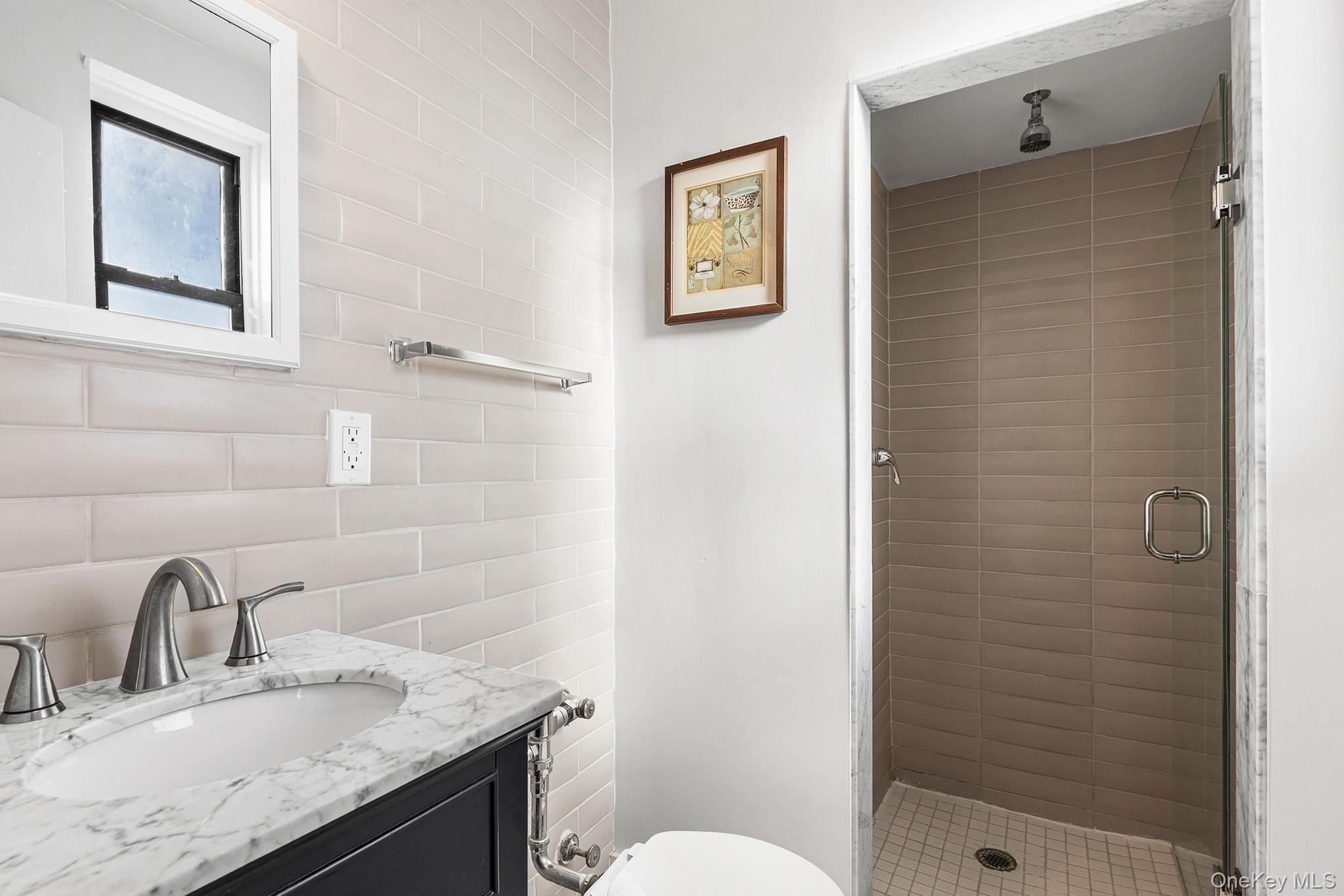 #11 photo, 525 W 235th Street, Bronx , NY 10463