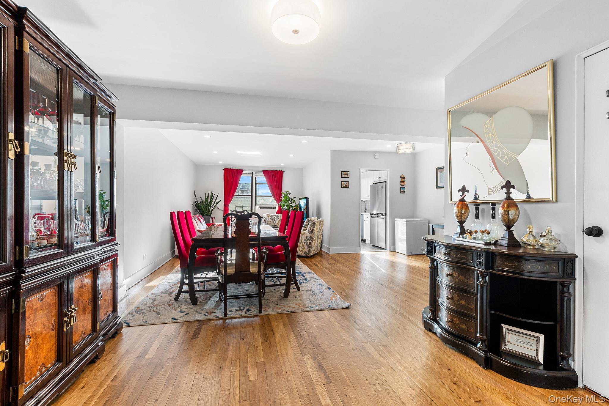 #5 photo, 525 W 235th Street, Bronx , NY 10463