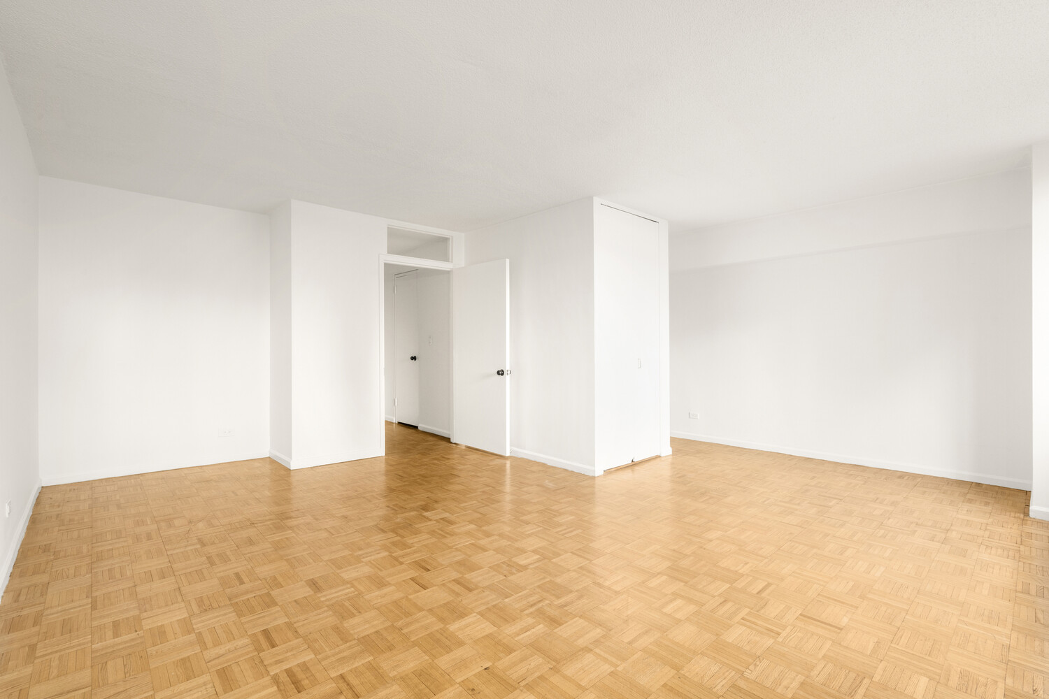 #3 photo, 45 W 67TH Street, Lincoln Square , NY 10023