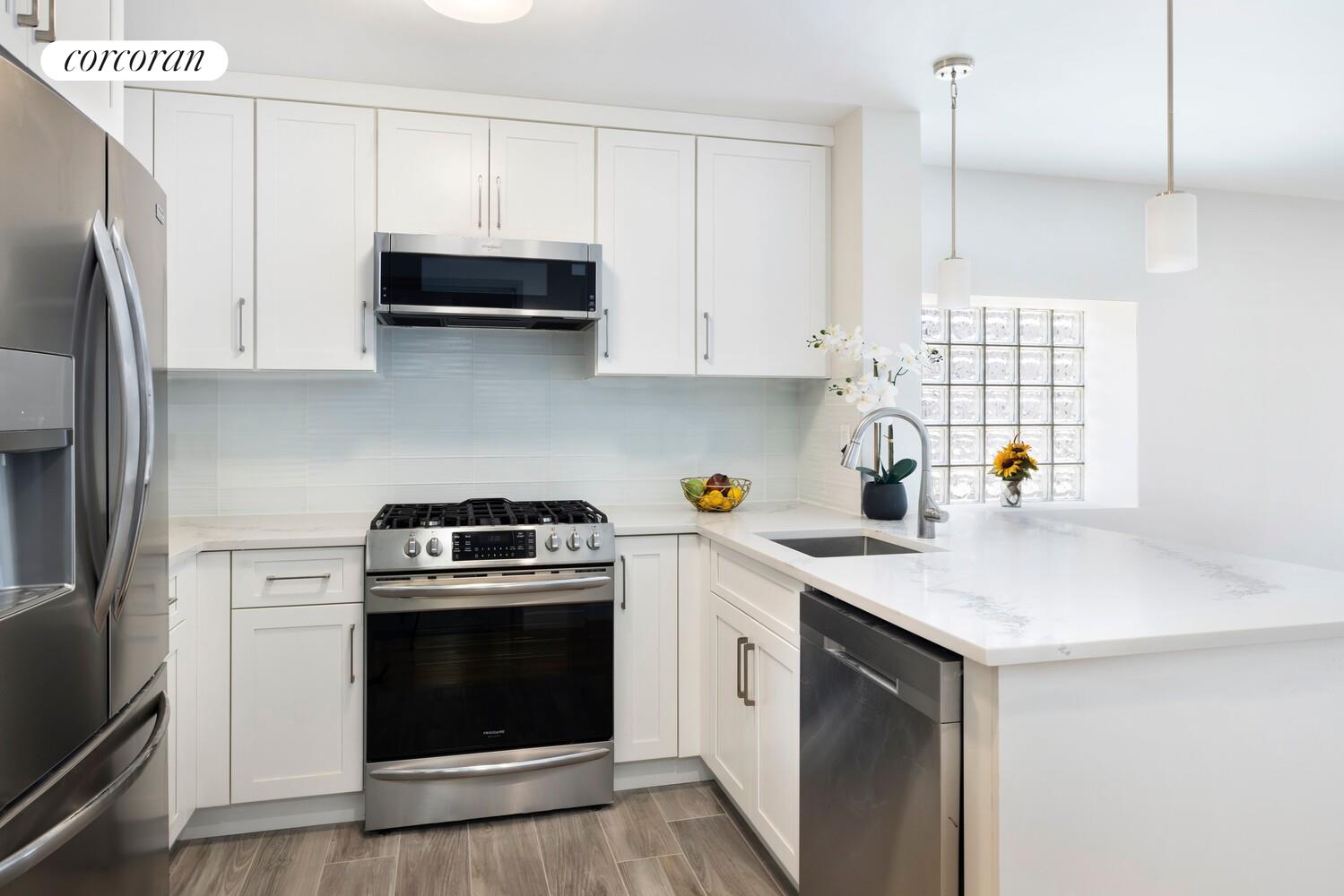 #7 photo, 23-16 31ST Avenue, কুইন্‌স Astoria , NY 11106