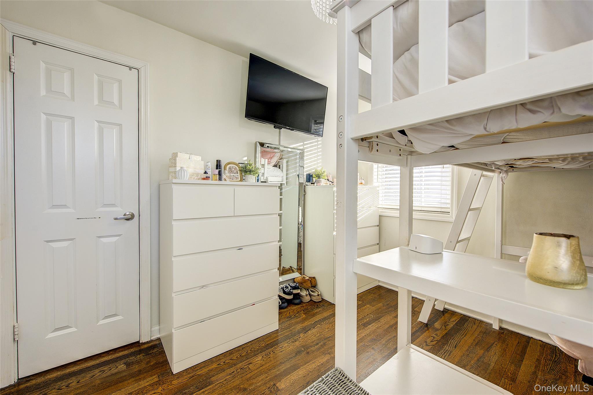 #20 photo, 67-46 224th Street, बेसाइड Bayside , NY 11364