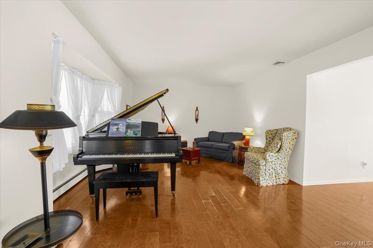 #10 photo, 182 Connetquot Drive, Oakdale , NY 11769