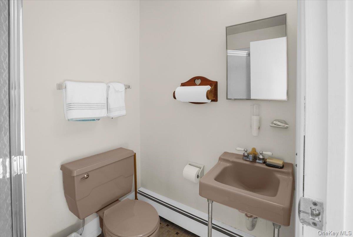 #20 photo, 182 Connetquot Drive, Oakdale , NY 11769