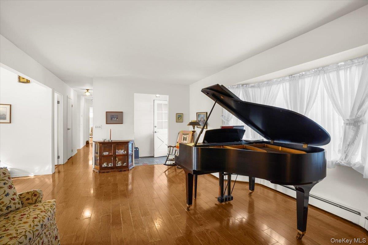 #9 photo, 182 Connetquot Drive, Oakdale , NY 11769