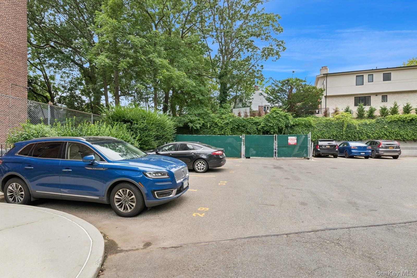 #13 photo, 87-30 204 Street, קווינס Hollis , NY 11423