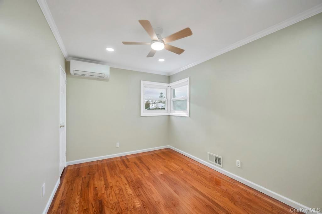 #10 photo, 2127 Erma Drive, नासाउ काउंटी East Meadow , NY 11554