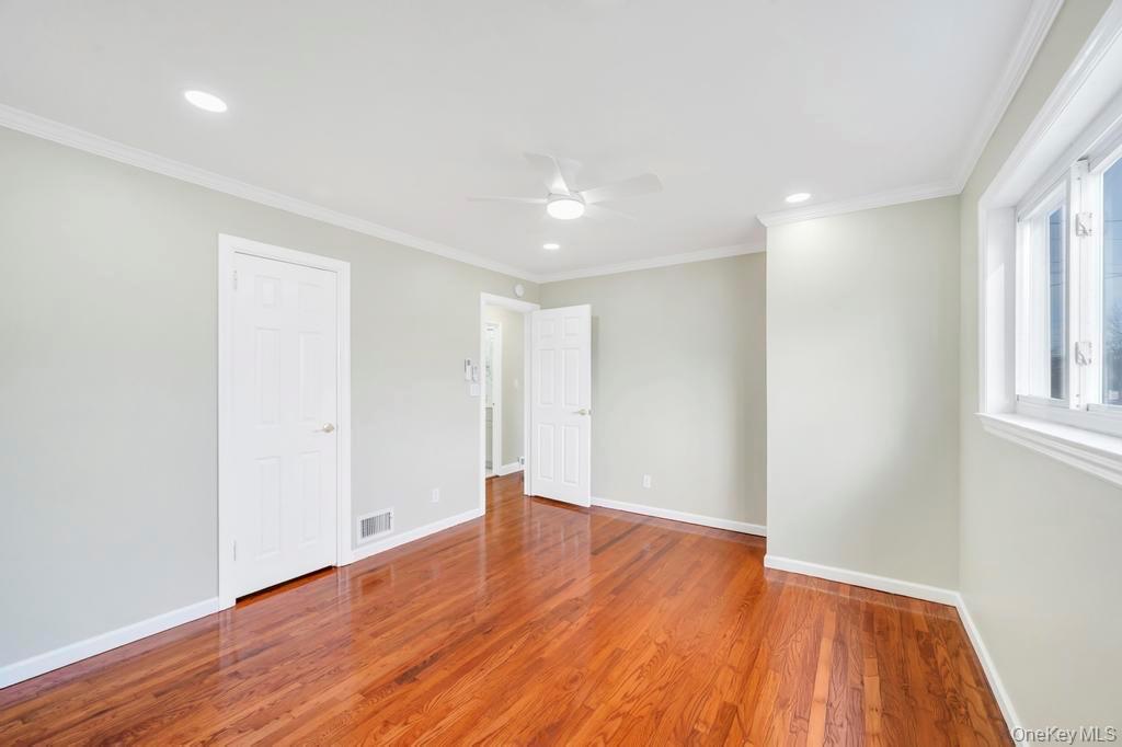 #11 photo, 2127 Erma Drive, नासाउ काउंटी East Meadow , NY 11554