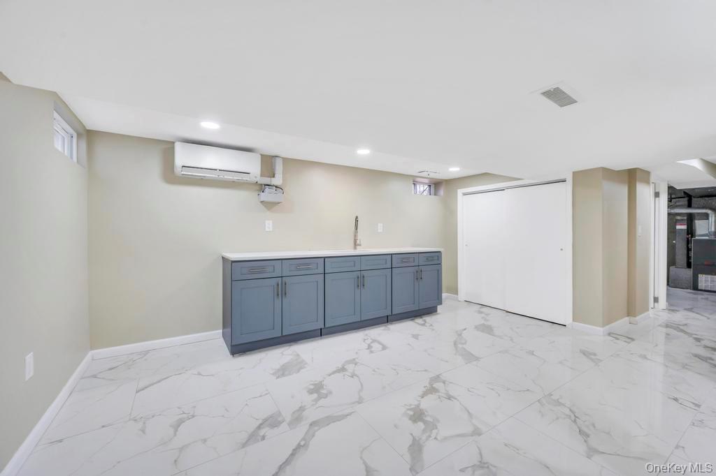 #19 photo, 2127 Erma Drive, नासाउ काउंटी East Meadow , NY 11554