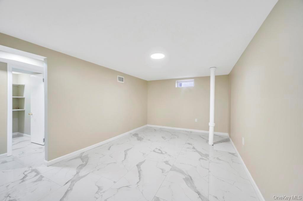 #20 photo, 2127 Erma Drive, नासाउ काउंटी East Meadow , NY 11554