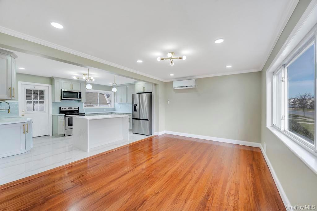 #5 photo, 2127 Erma Drive, नासाउ काउंटी East Meadow , NY 11554