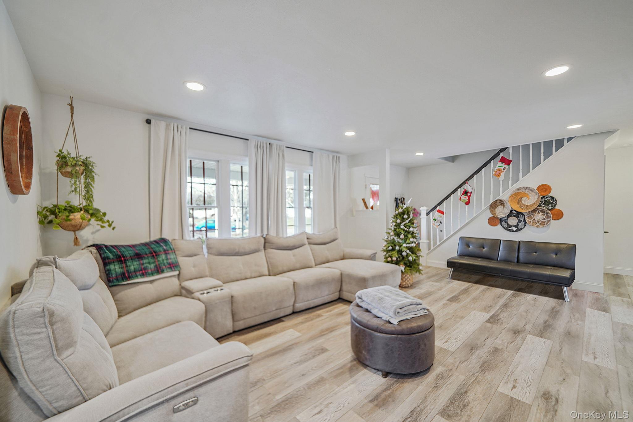 #10 photo, 10 Pickwick Court, সাফোক কাউন্টি Stony Brook , NY 11790