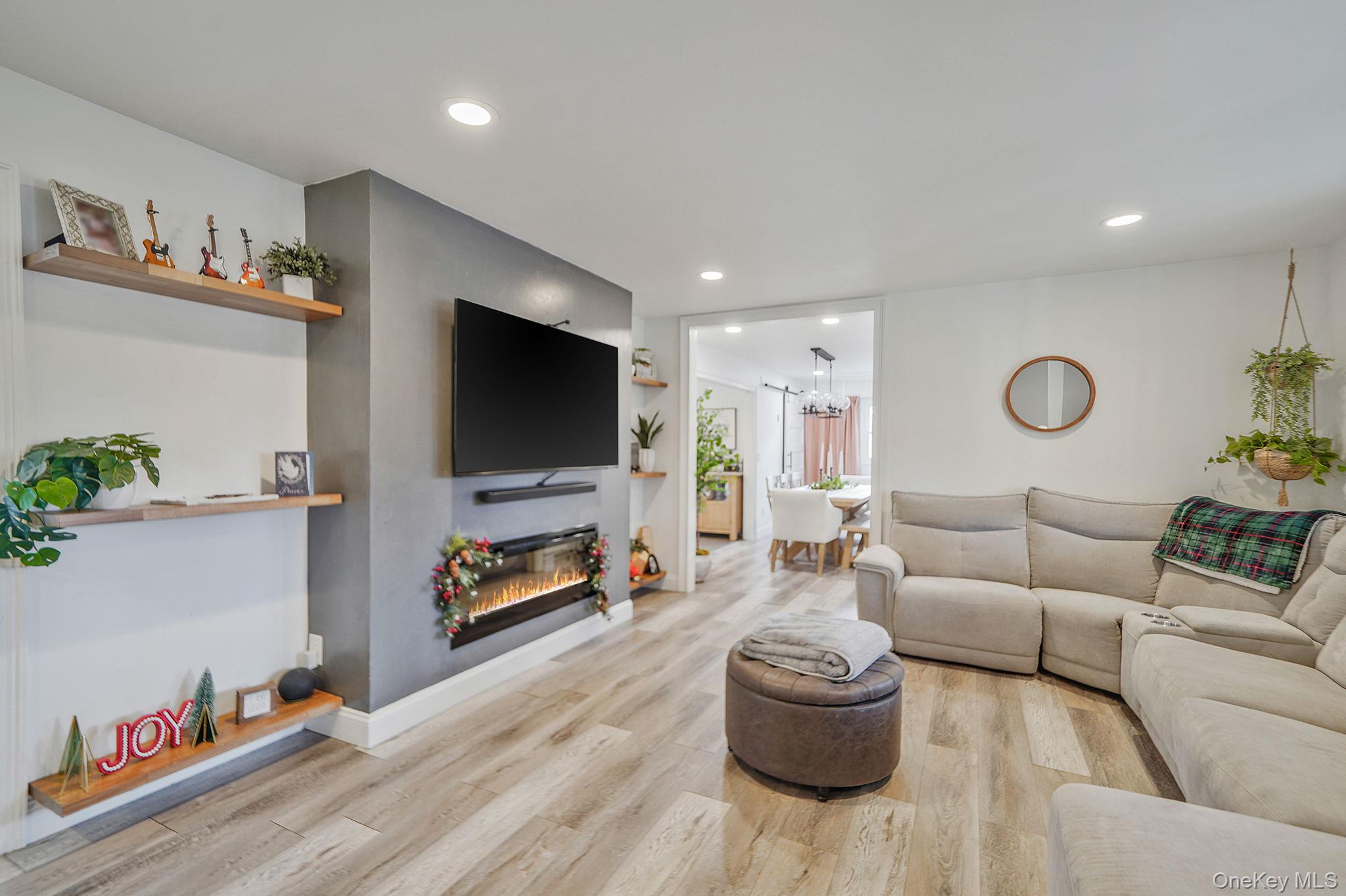 #11 photo, 10 Pickwick Court, সাফোক কাউন্টি Stony Brook , NY 11790