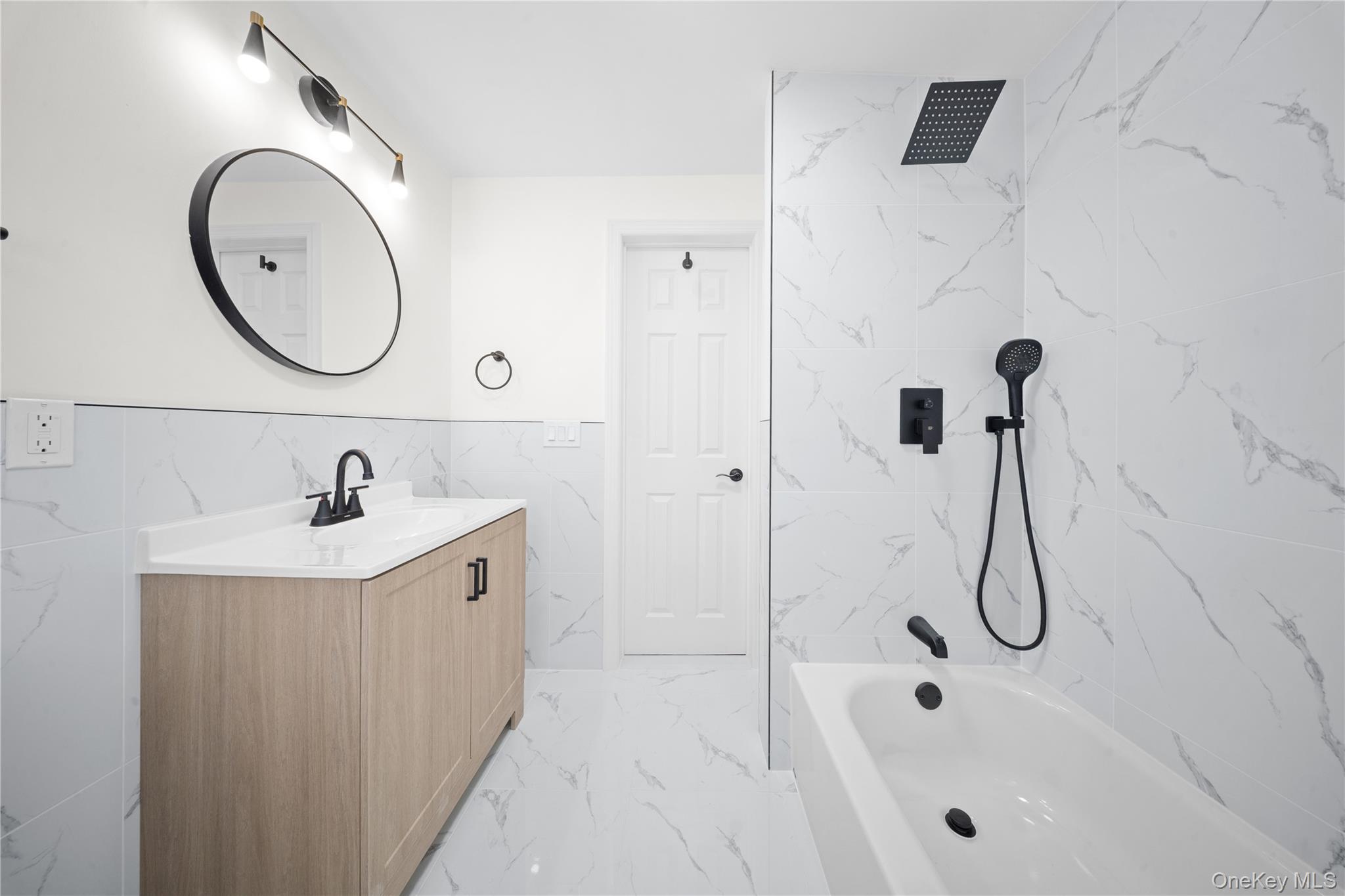 #14 photo, 10 Pinedale Avenue, سوفولك Farmingville , NY 11738