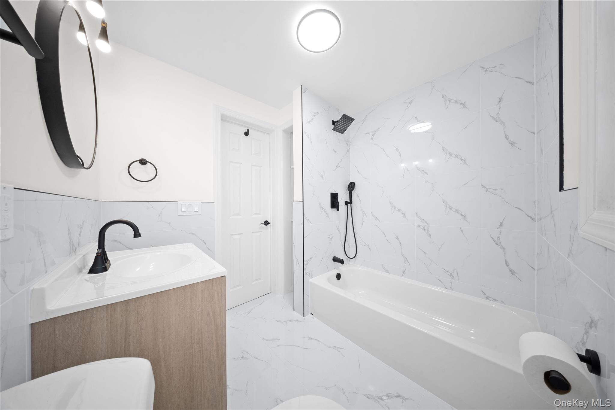 #15 photo, 10 Pinedale Avenue, سوفولك Farmingville , NY 11738