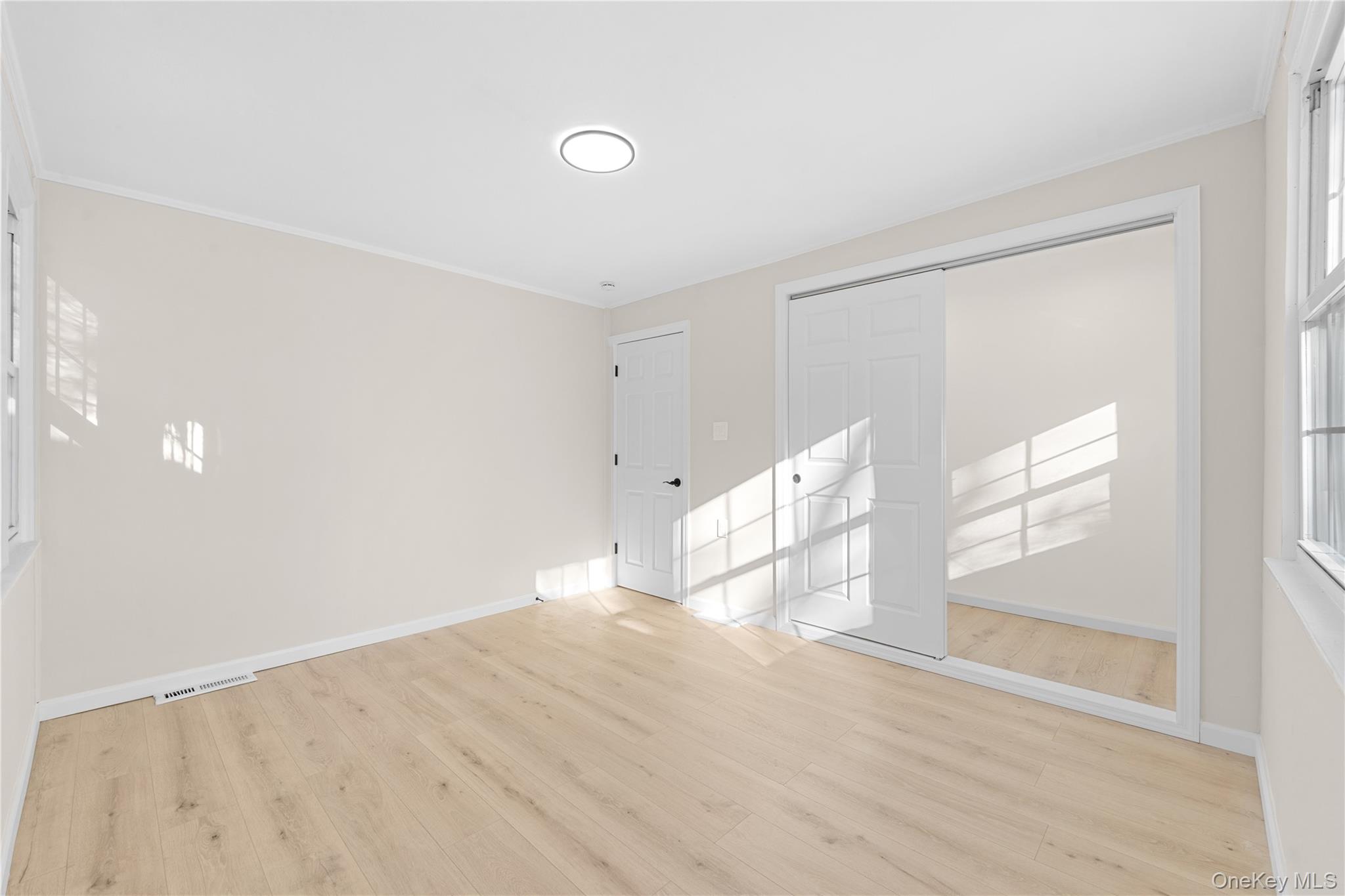 #19 photo, 10 Pinedale Avenue, سوفولك Farmingville , NY 11738