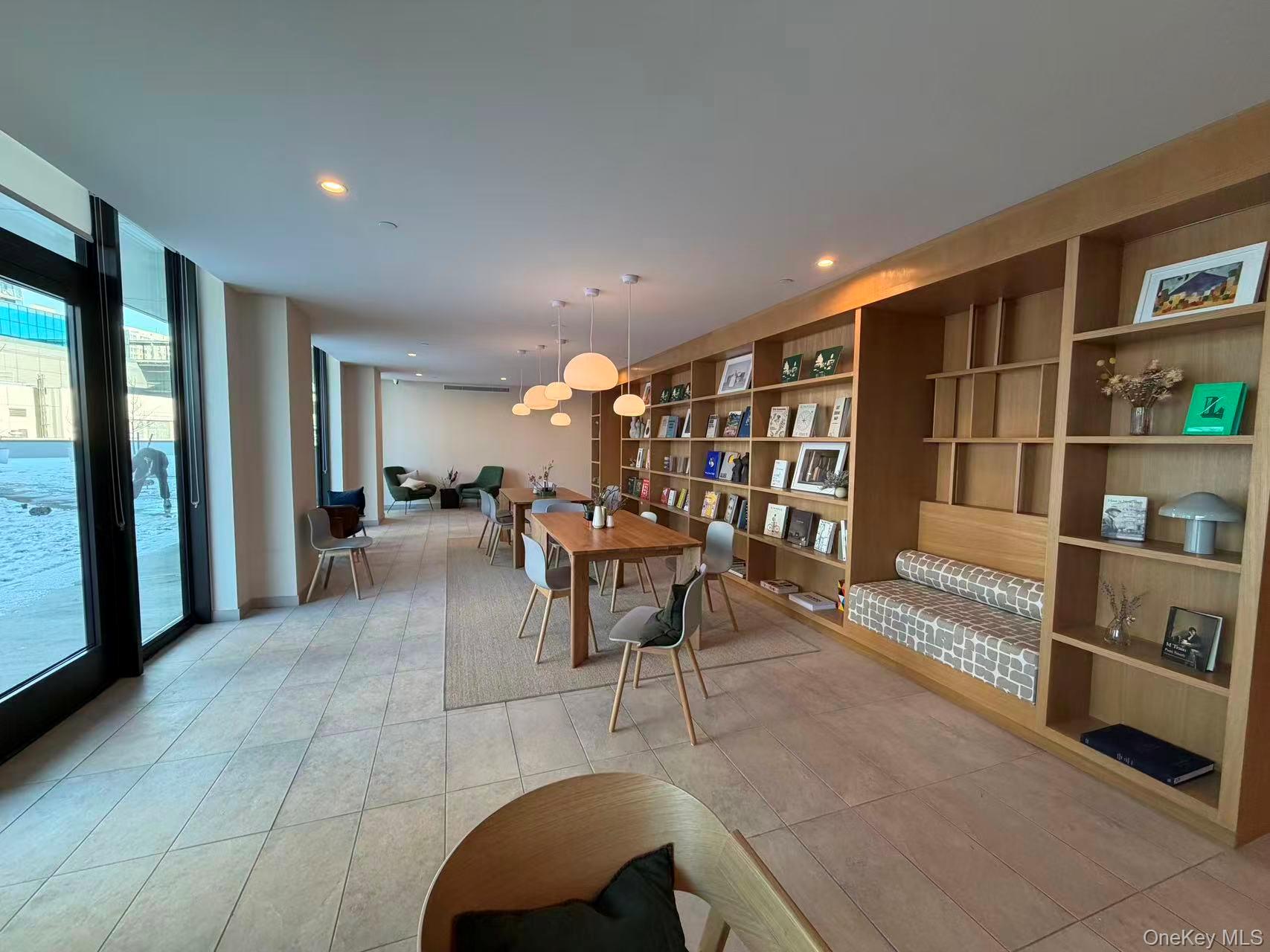 #11 photo, 131-02B 40th Road, कुईंस Flushing , NY 11354