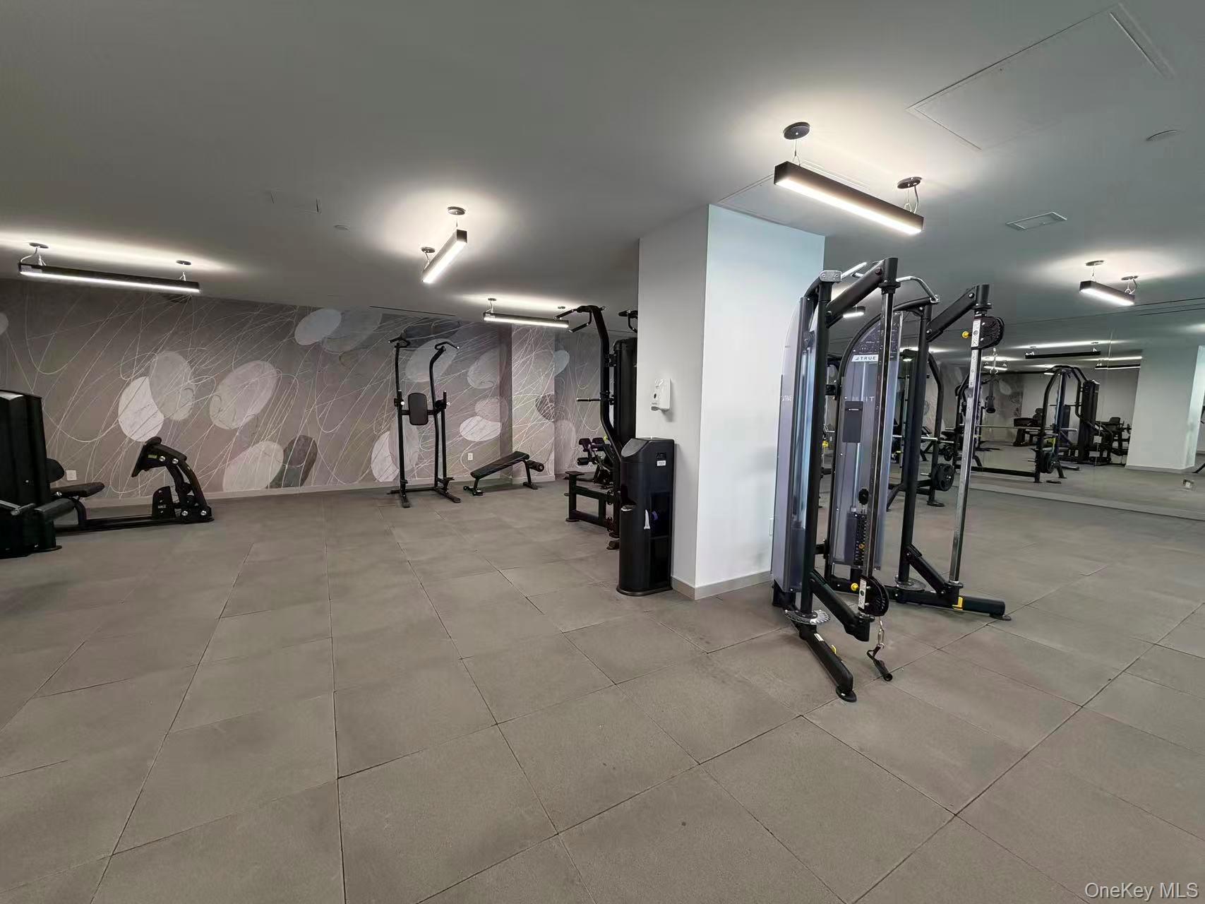 #14 photo, 131-02B 40th Road, कुईंस Flushing , NY 11354