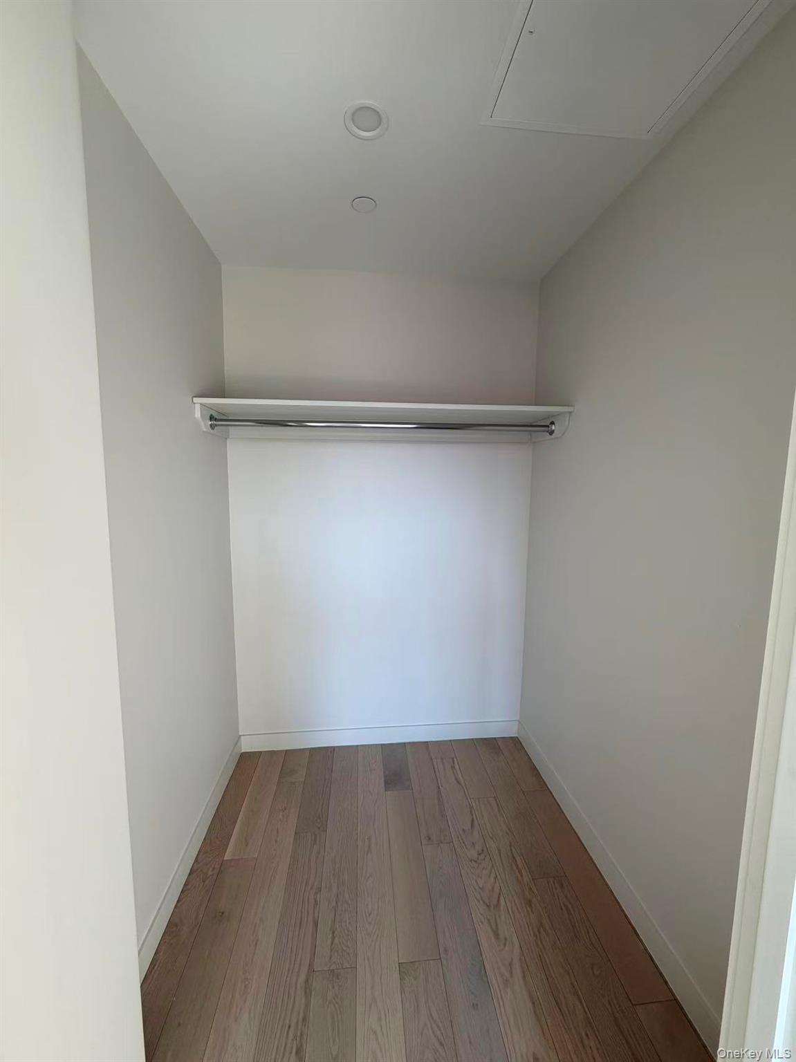 #4 photo, 131-02B 40th Road, कुईंस Flushing , NY 11354