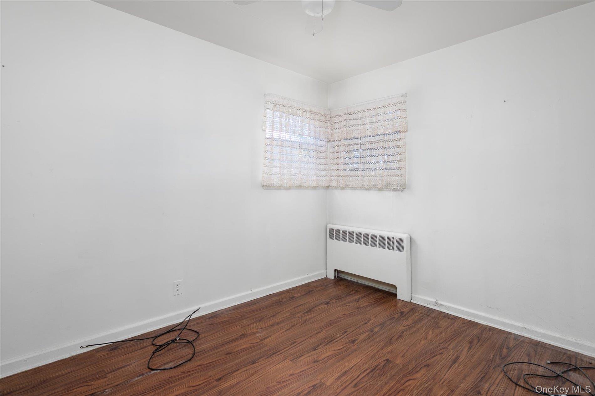 #12 photo, 12 Westbury Avenue, नासाउ काउंटी Plainview , NY 11803