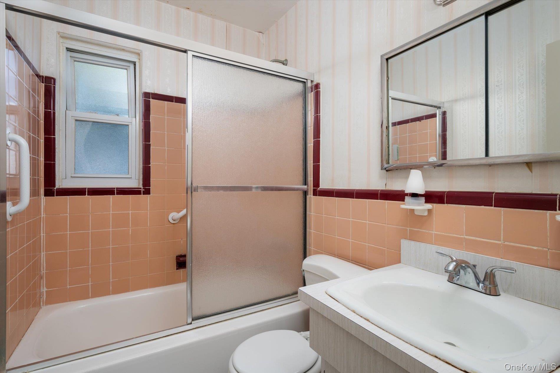 #13 photo, 12 Westbury Avenue, नासाउ काउंटी Plainview , NY 11803