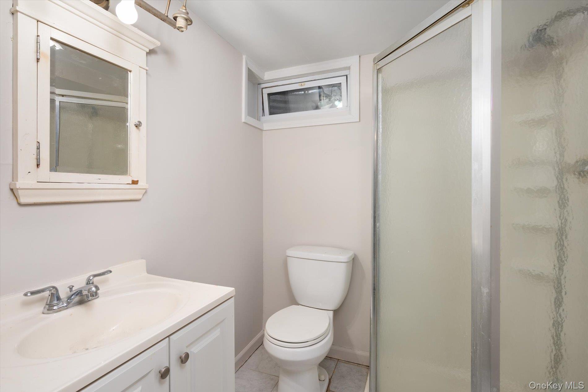 #17 photo, 12 Westbury Avenue, नासाउ काउंटी Plainview , NY 11803