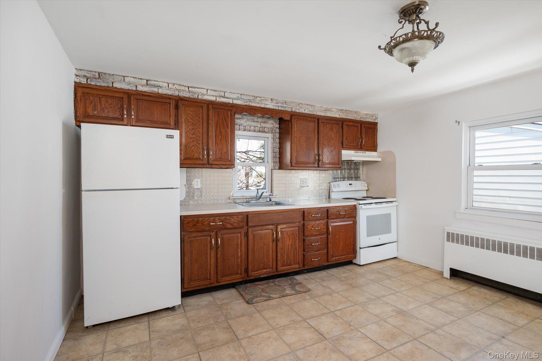 #19 photo, 12 Westbury Avenue, नासाउ काउंटी Plainview , NY 11803