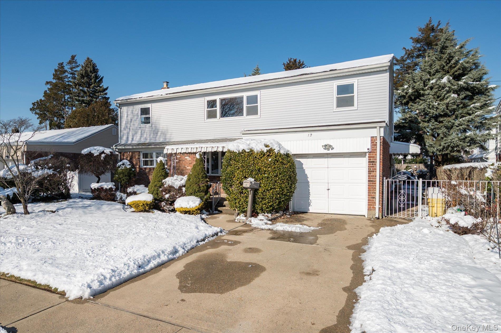 #3 photo, 12 Westbury Avenue, नासाउ काउंटी Plainview , NY 11803