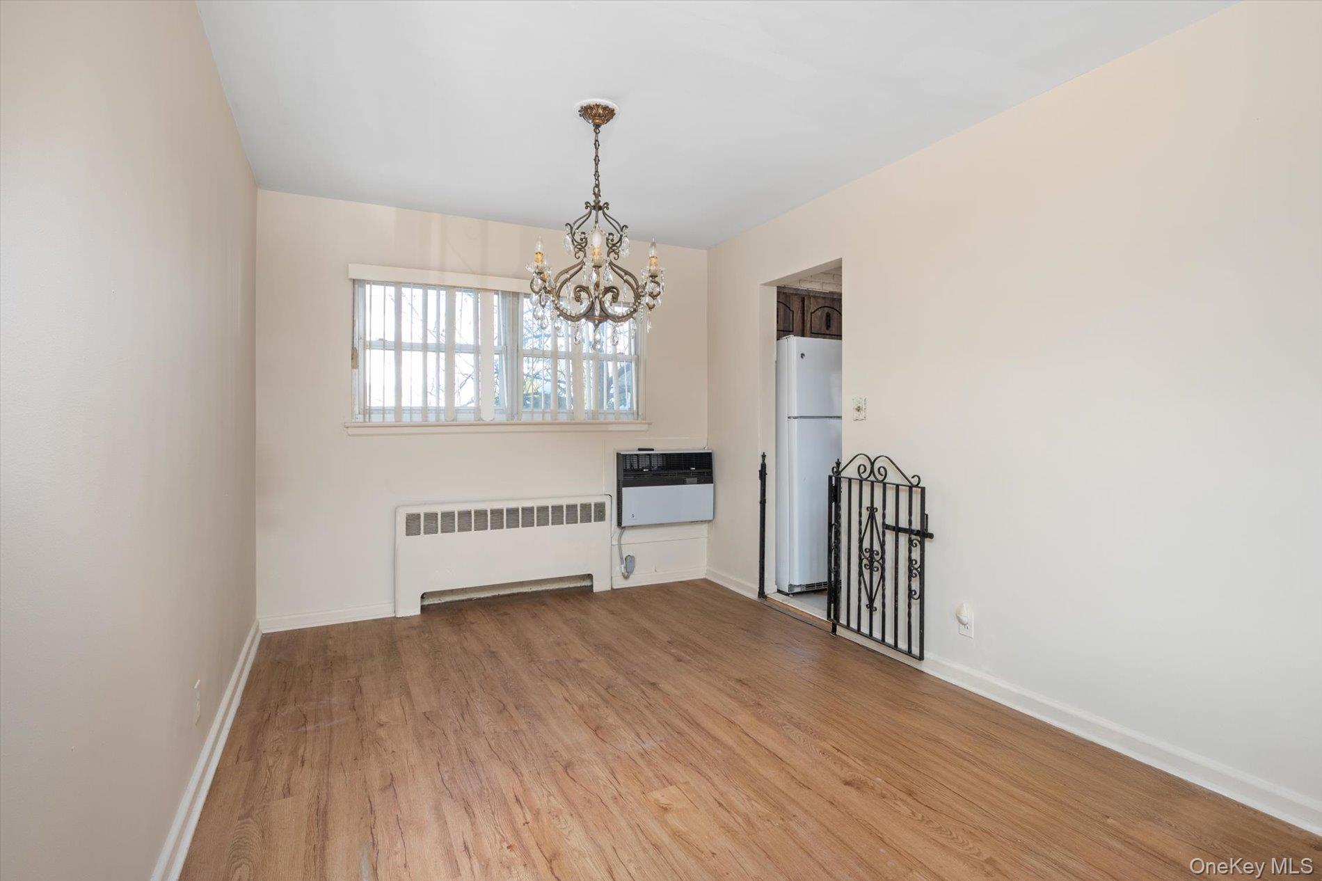 #7 photo, 12 Westbury Avenue, नासाउ काउंटी Plainview , NY 11803