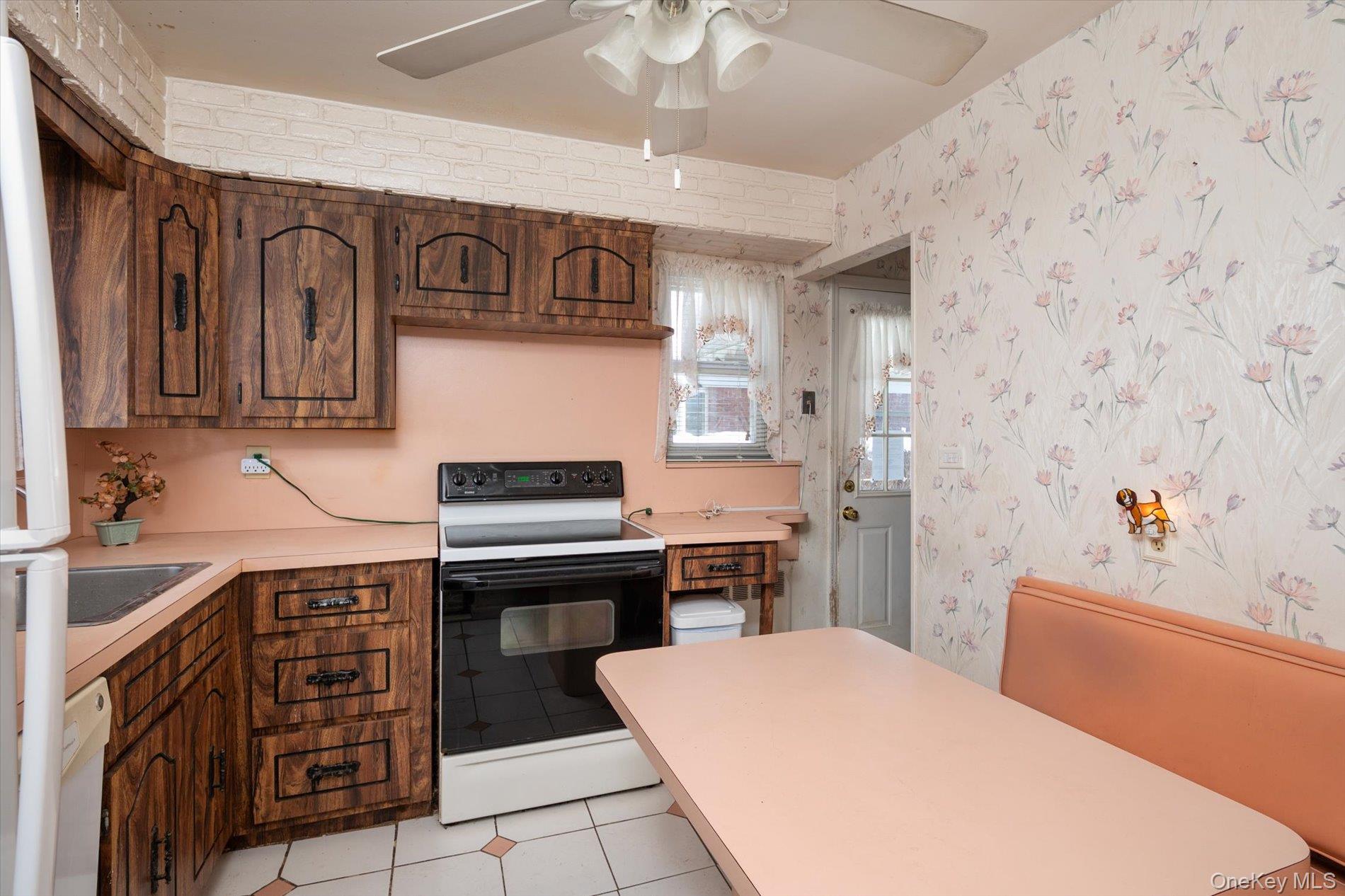 #9 photo, 12 Westbury Avenue, नासाउ काउंटी Plainview , NY 11803