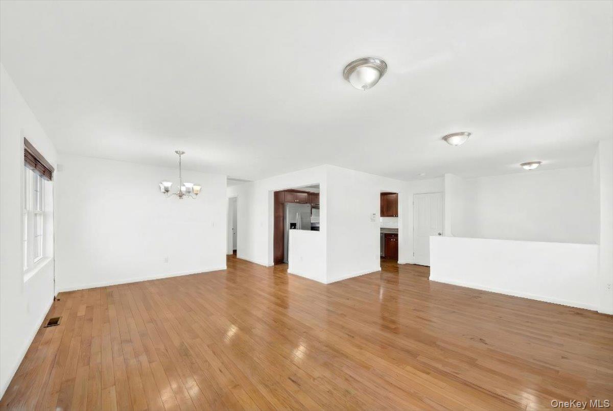 #14 photo, 52 Sears Avenue, 纽约州 Elmsford , NY 10523