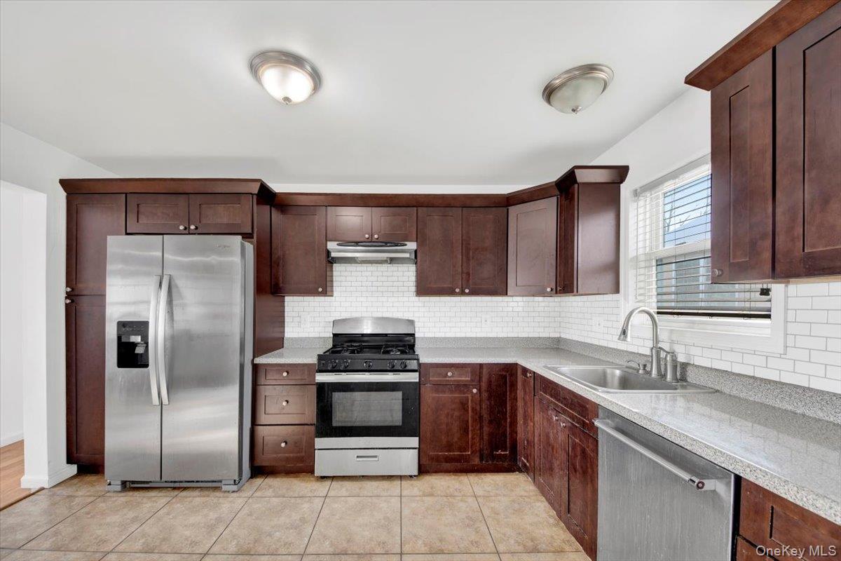 #17 photo, 52 Sears Avenue, 纽约州 Elmsford , NY 10523