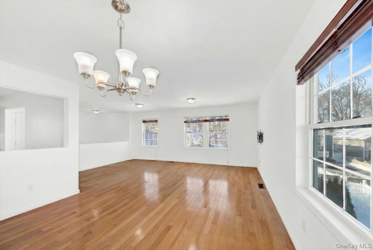 #19 photo, 52 Sears Avenue, 纽约州 Elmsford , NY 10523