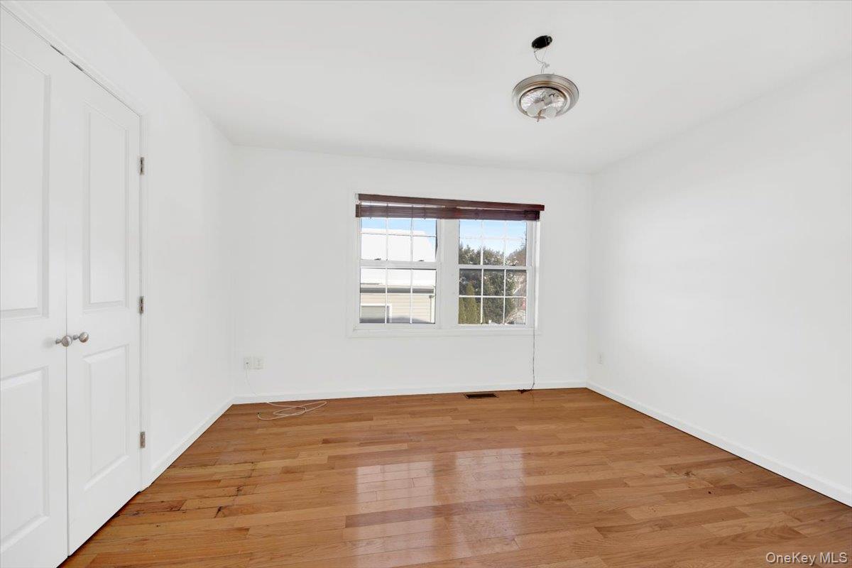 #20 photo, 52 Sears Avenue, 纽约州 Elmsford , NY 10523