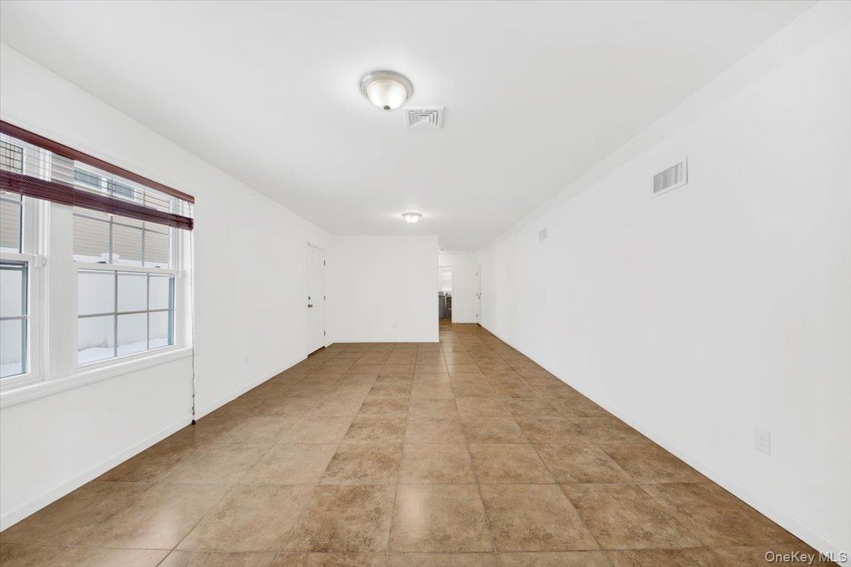 #7 photo, 52 Sears Avenue, 纽约州 Elmsford , NY 10523