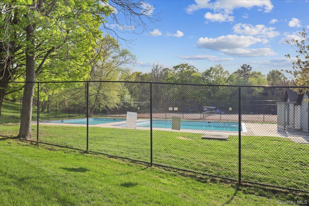 #20 photo, 51 Hemlock Circle, Peekskill , NY 10566