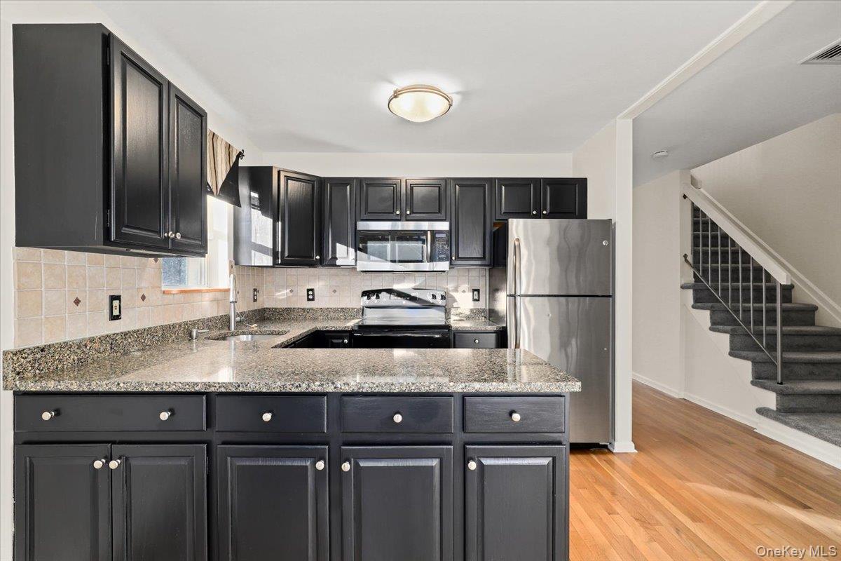 #3 photo, 51 Hemlock Circle, Peekskill , NY 10566