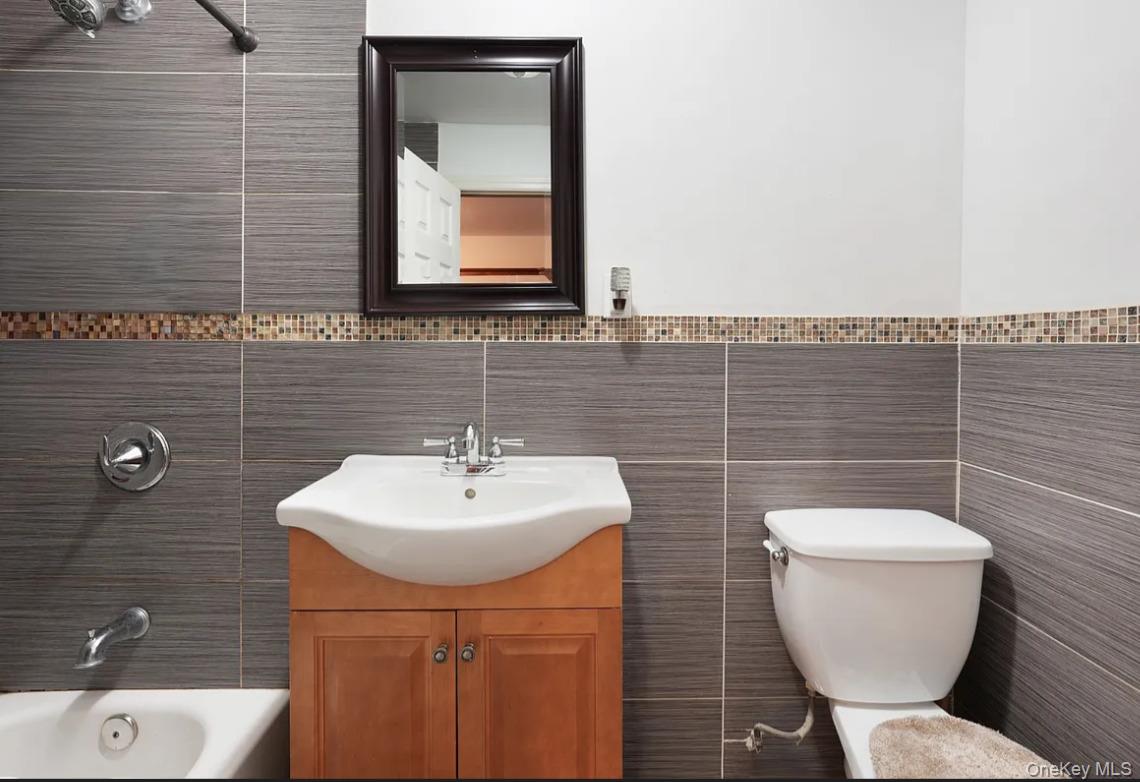 #4 photo, 479 Bainbridge Street, Brooklyn , NY 11233