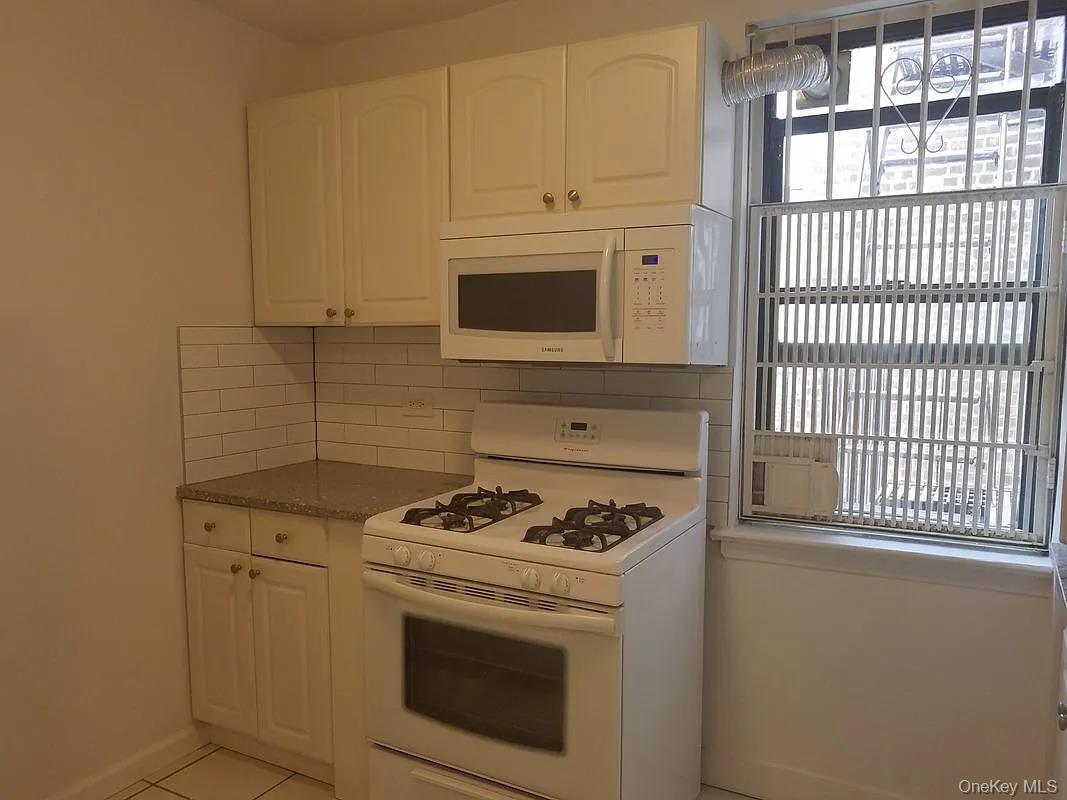 #14 photo, 2640 Marion Avenue, הברונקס Bronx , NY 10458