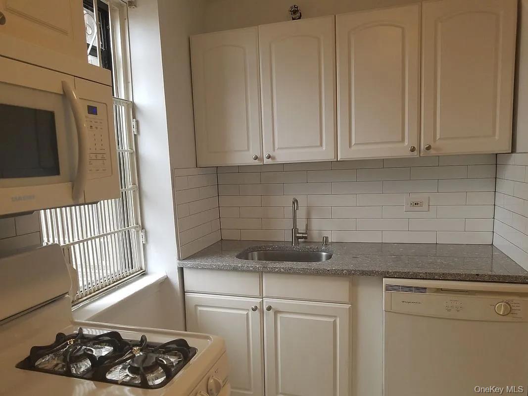 #15 photo, 2640 Marion Avenue, הברונקס Bronx , NY 10458