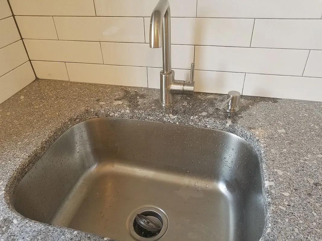 #17 photo, 2640 Marion Avenue, הברונקס Bronx , NY 10458