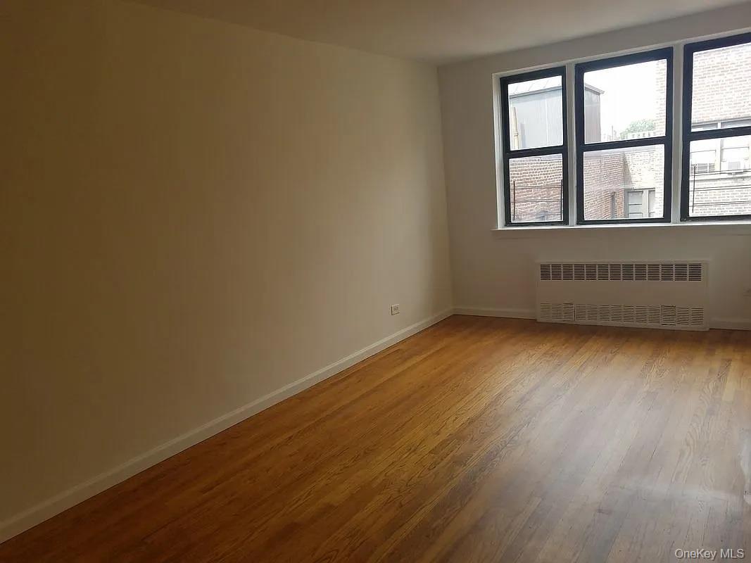 #4 photo, 2640 Marion Avenue, הברונקס Bronx , NY 10458