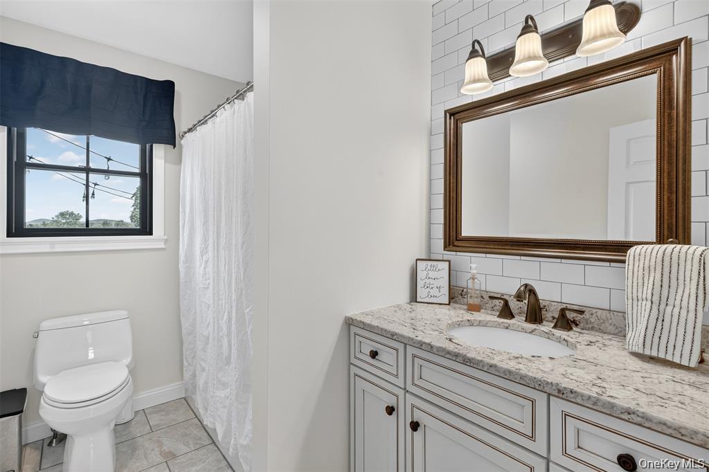 #19 photo, 1 Janine Place, 纽约州 Highland , NY 12528