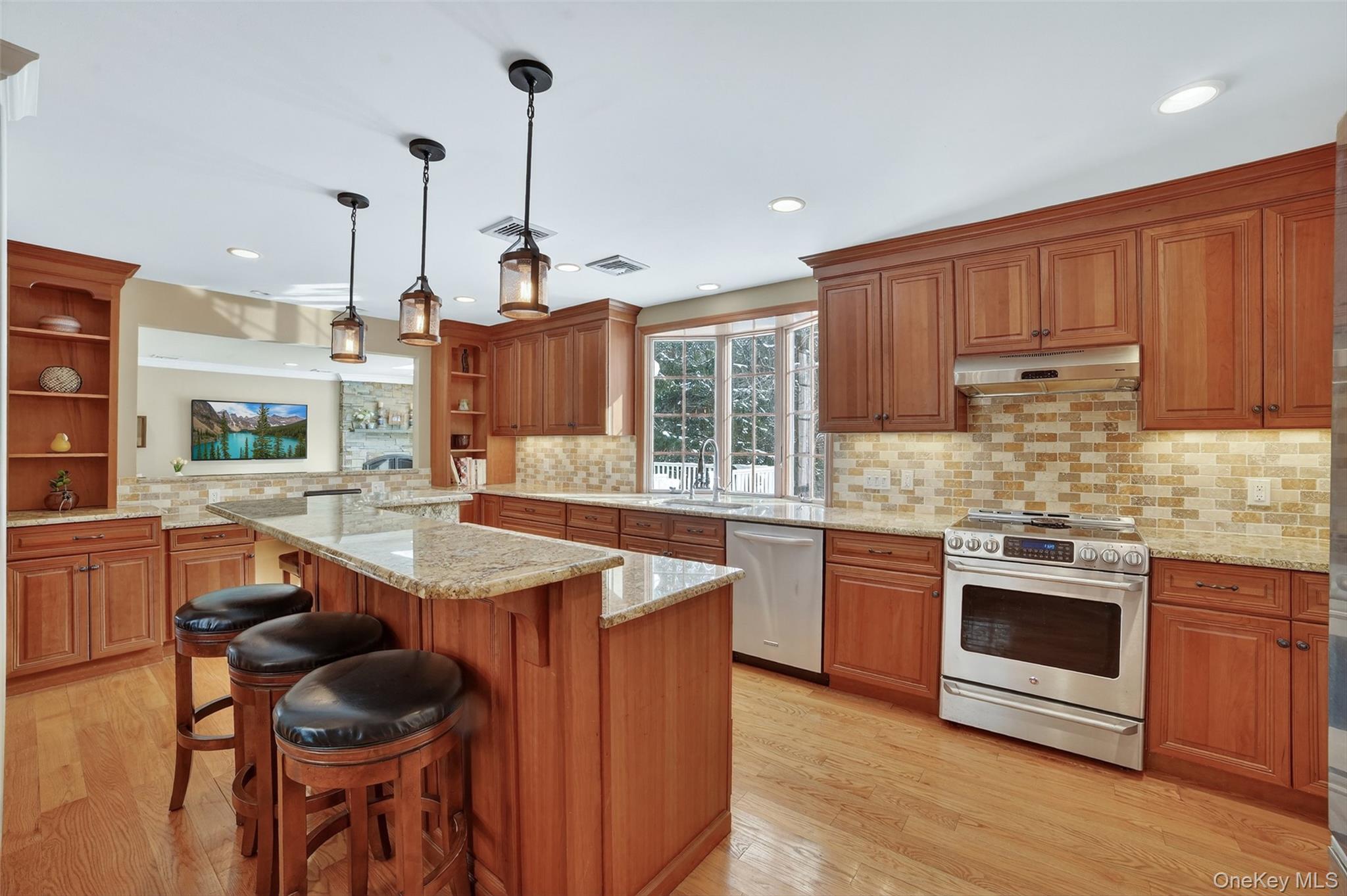 #8 photo, 423 Rutledge Drive, Yorktown Heights , NY 10598