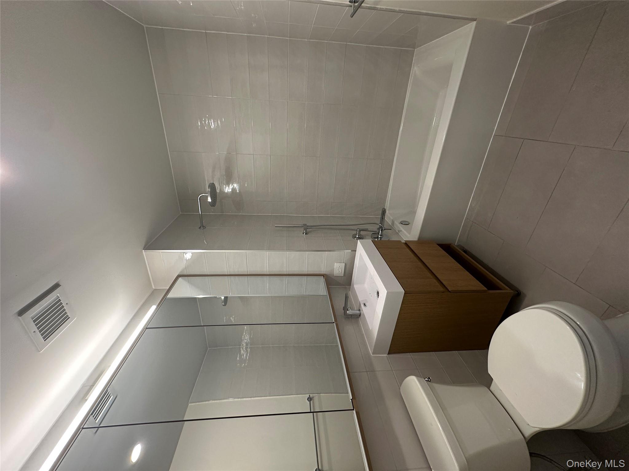 #5 photo, 131-02B 40th Road, फ्लशिंग Flushing , NY 11354