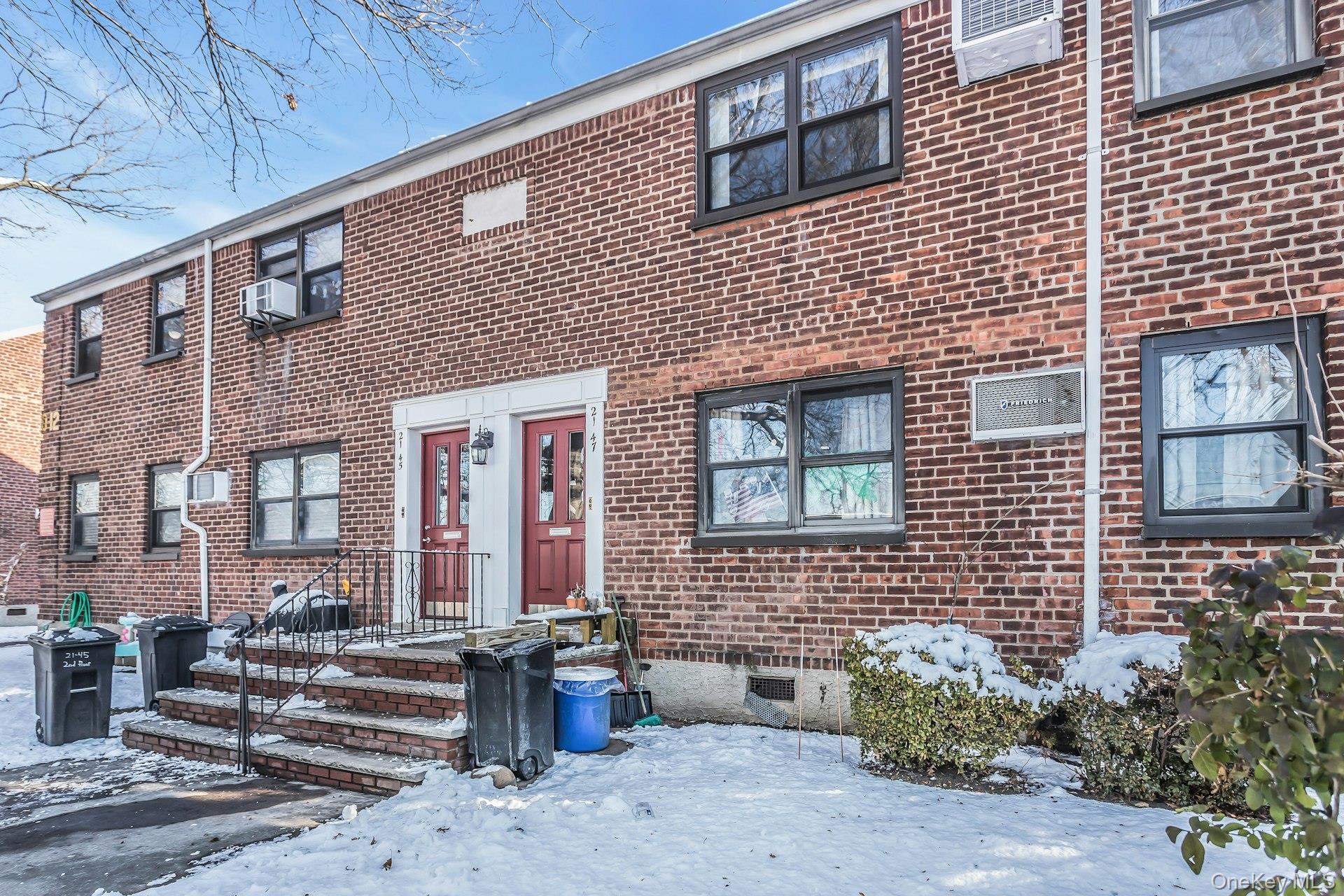 #2 photo, 21-47 Utopia Parkway, Whitestone , NY 11357