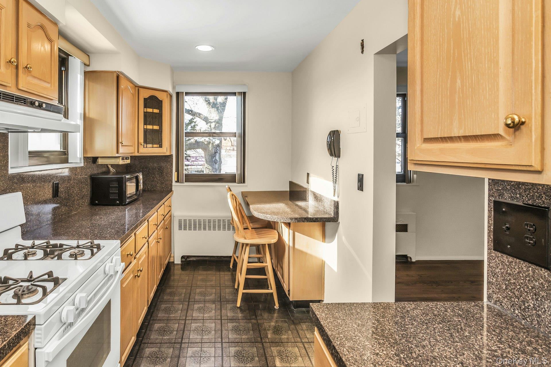 #6 photo, 21-47 Utopia Parkway, Whitestone , NY 11357