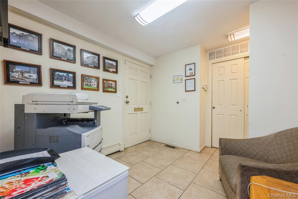 #3 photo, 128 Merrick Avenue, ناسو Merrick , NY 11566