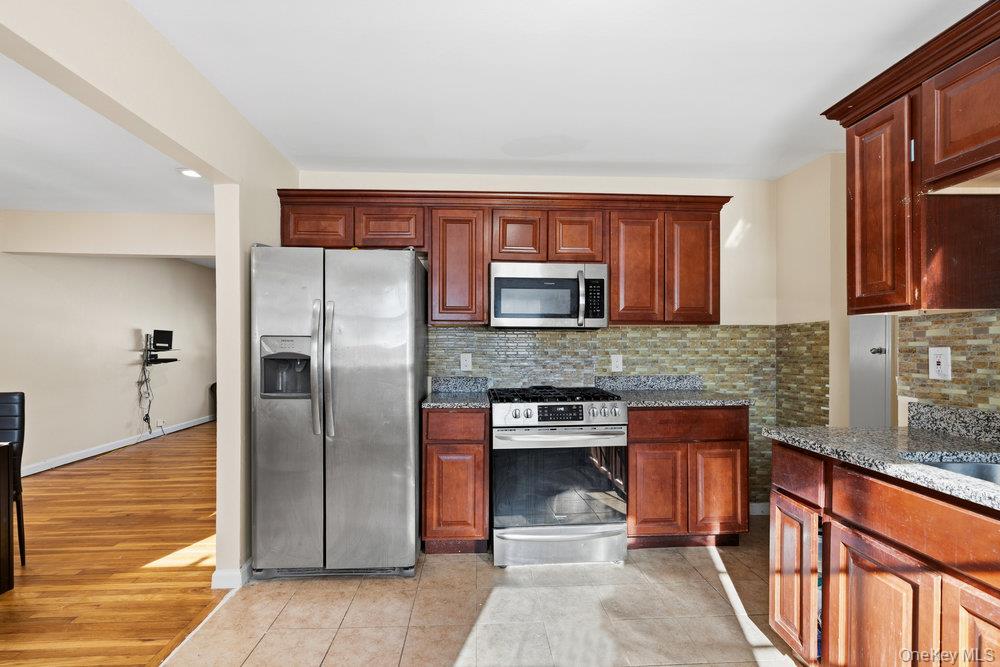 #9 photo, 46 Falcon Drive, سوفولك Hauppauge , NY 11788